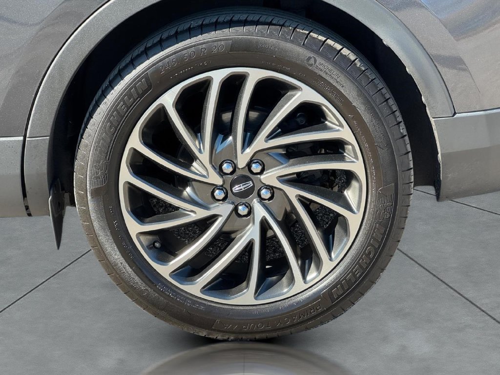 Used 2019 Lincoln Nautilus Reserve FWD image 8