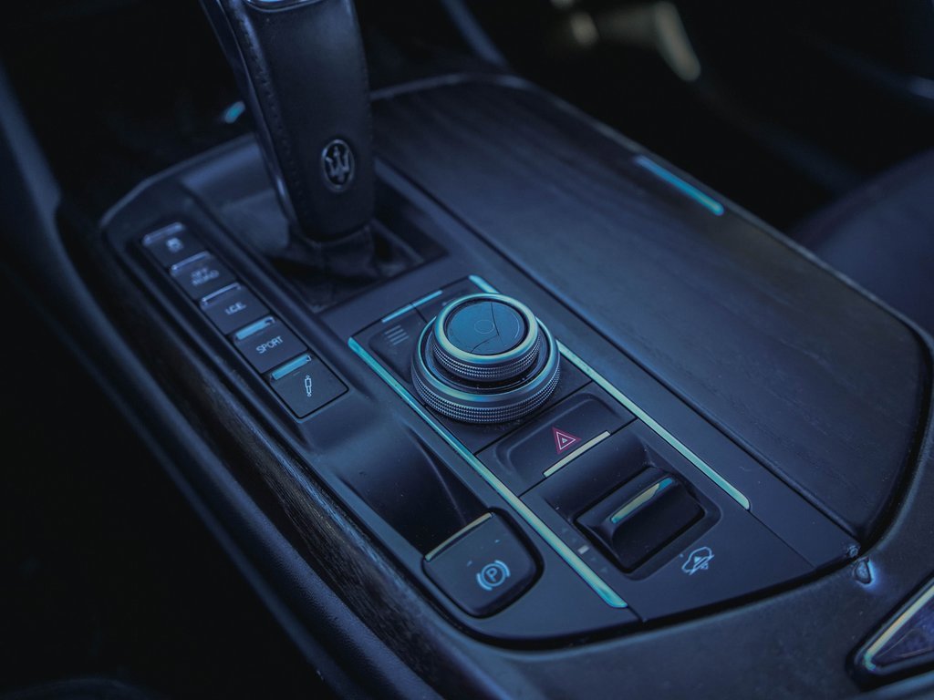 Used 2019 Maserati Levante image 16