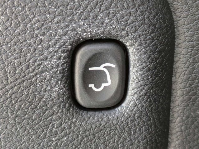 Used 2022 Jeep Grand Cherokee Laredo X RWD image 13