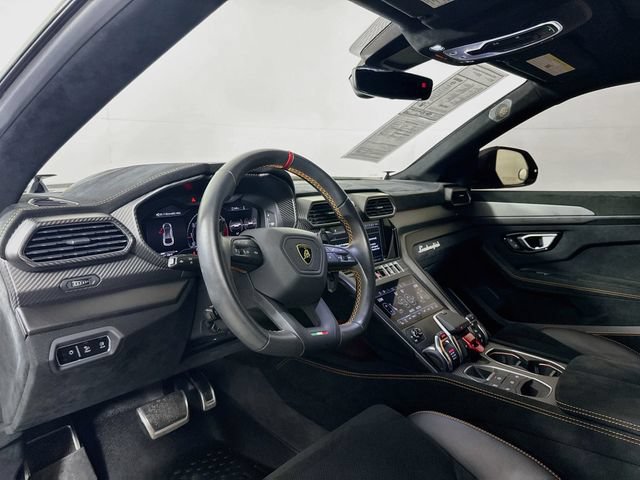 Used 2023 Lamborghini Urus Performante AWD/4WD image 9