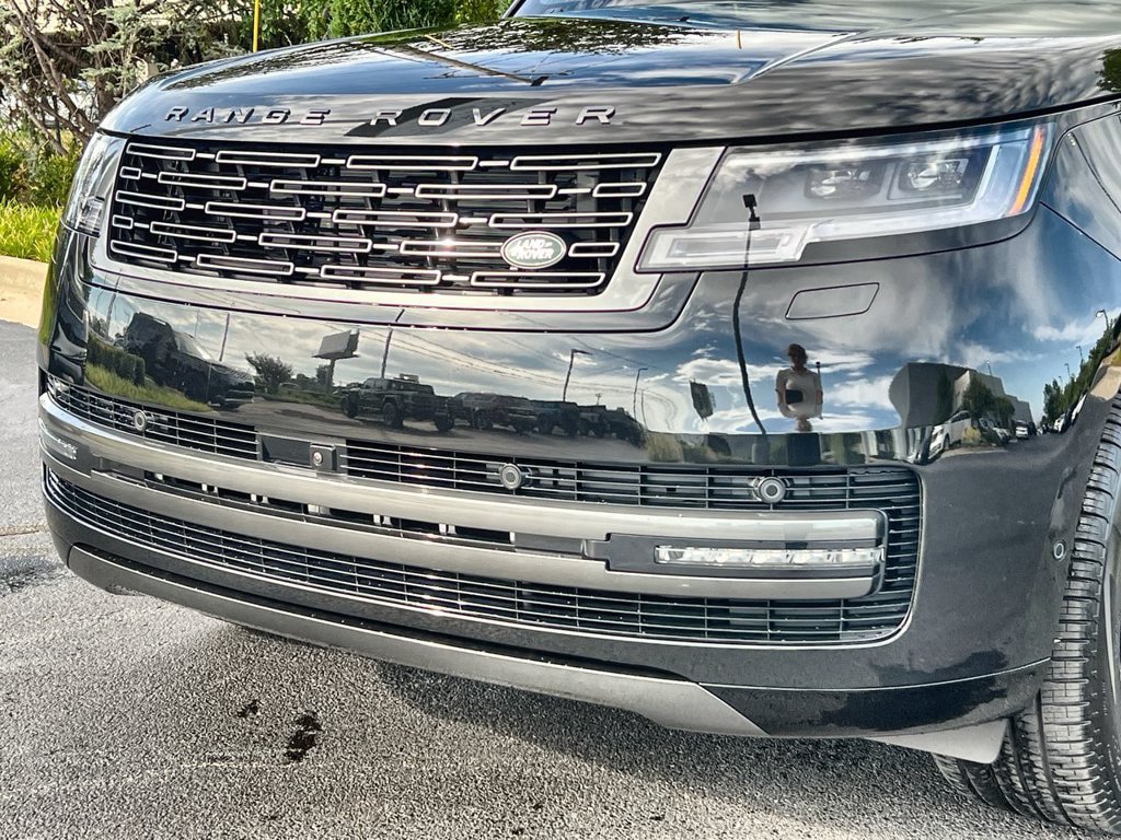 New 2027 Land Rover Range Rover Long Wheelbase SE AWD/4WD image 9