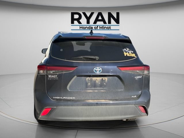 Used 2020 Toyota Highlander XLE AWD/4WD image 4