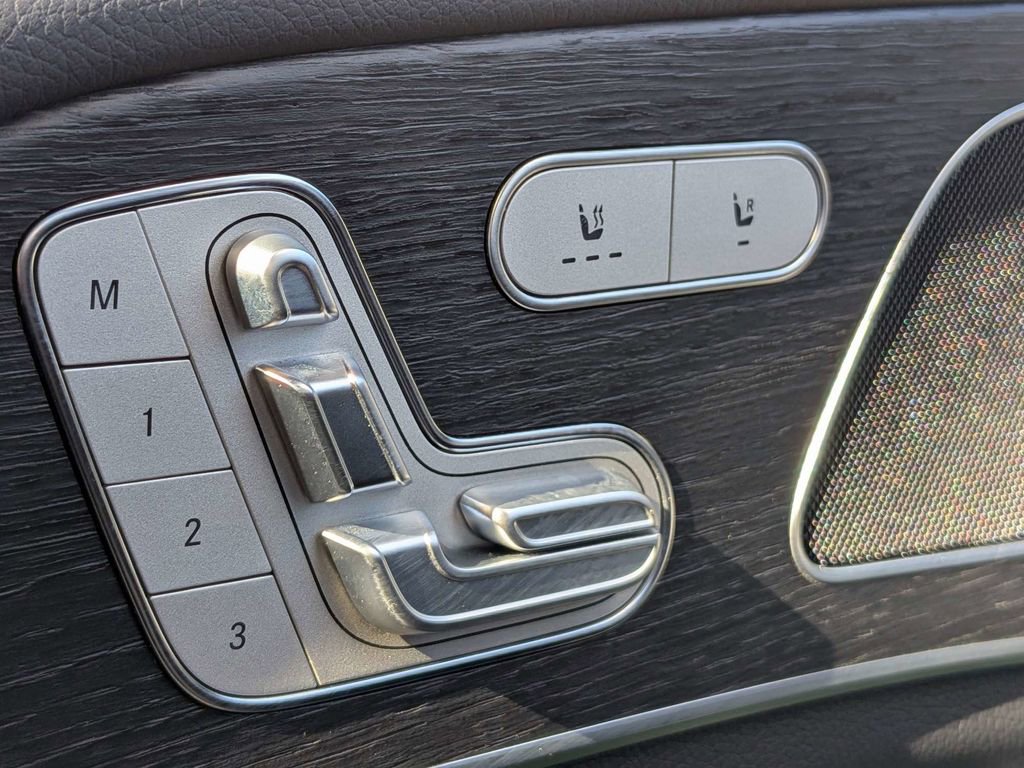 Used 2025 Mercedes-Benz GLE 350 4MATIC image 25