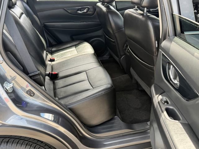 Used 2017 Nissan Rogue SL image 24