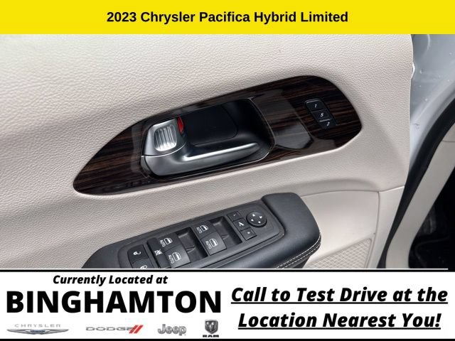 Used 2023 Chrysler Pacifica Limited FWD image 8