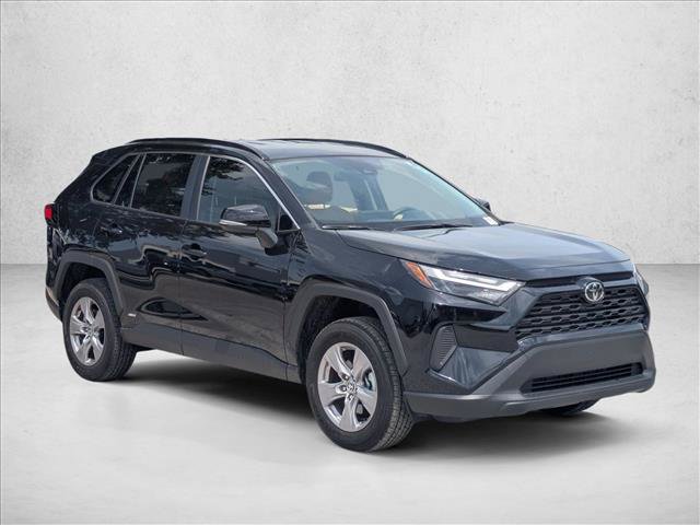 Used 2025 Toyota RAV4 XLE AWD/4WD image 3