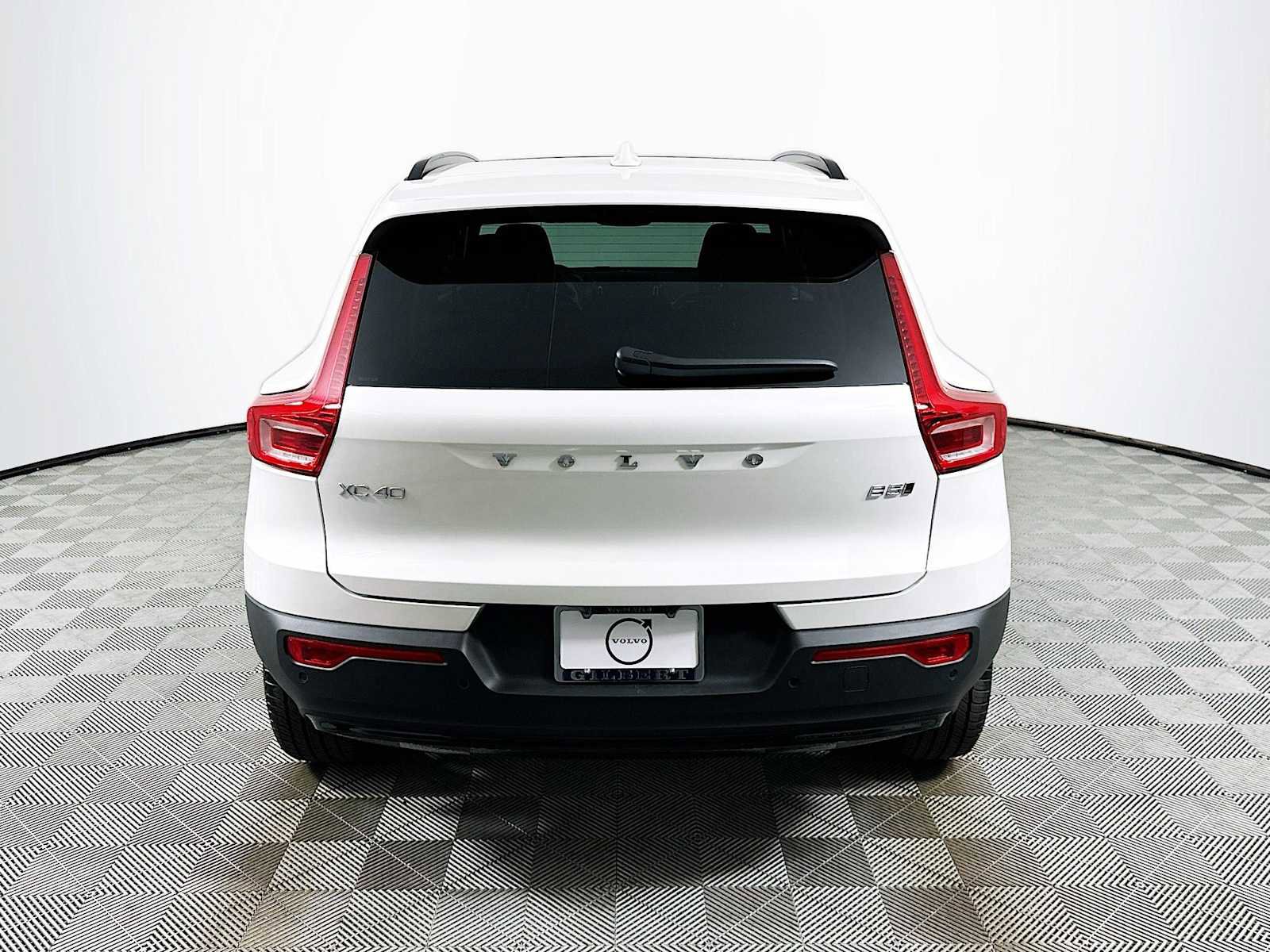 New 2026 Volvo XC40 B5 Core AWD/4WD image 6