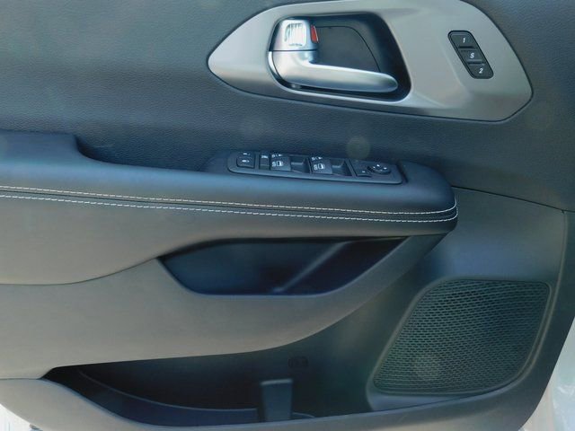 New 2026 Chrysler Pacifica Select image 25