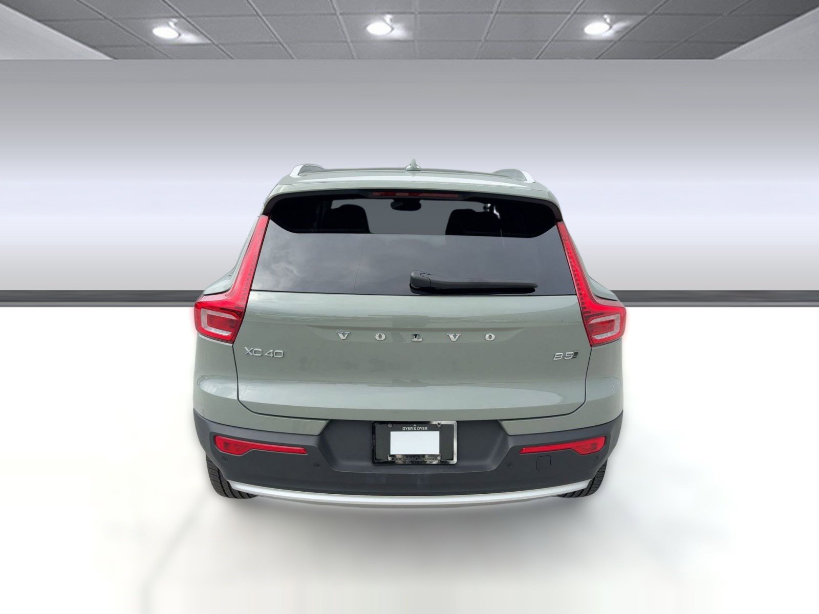 Certified 2025 Volvo XC40 B5 Plus image 10