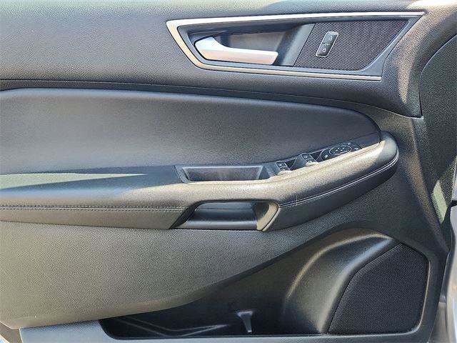 Used 2023 Ford Edge SEL image 11