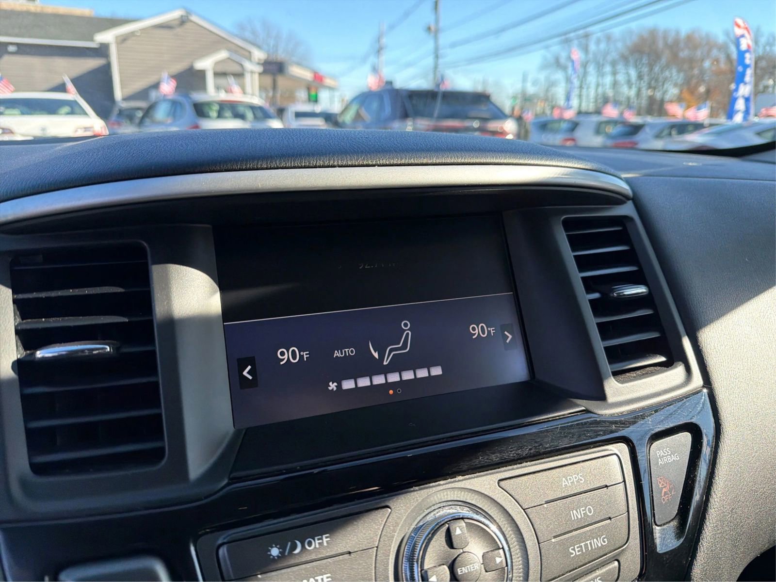 Used 2019 Nissan Pathfinder SV image 18