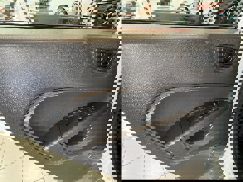 Used 2018 Ford Fiesta SE image 24