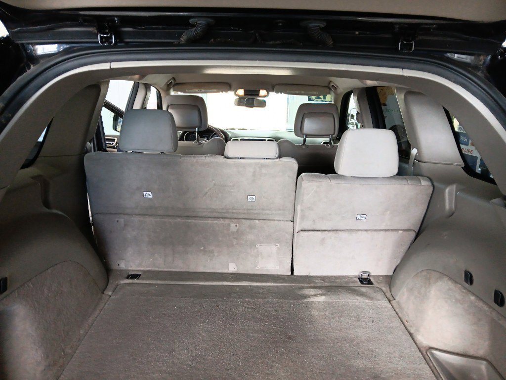 Used 2012 Jeep Grand Cherokee Laredo w/ Laredo E Group AWD/4WD image 8