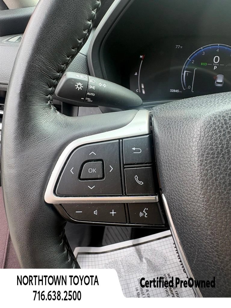 Used 2025 Toyota Grand Highlander AWD image 23