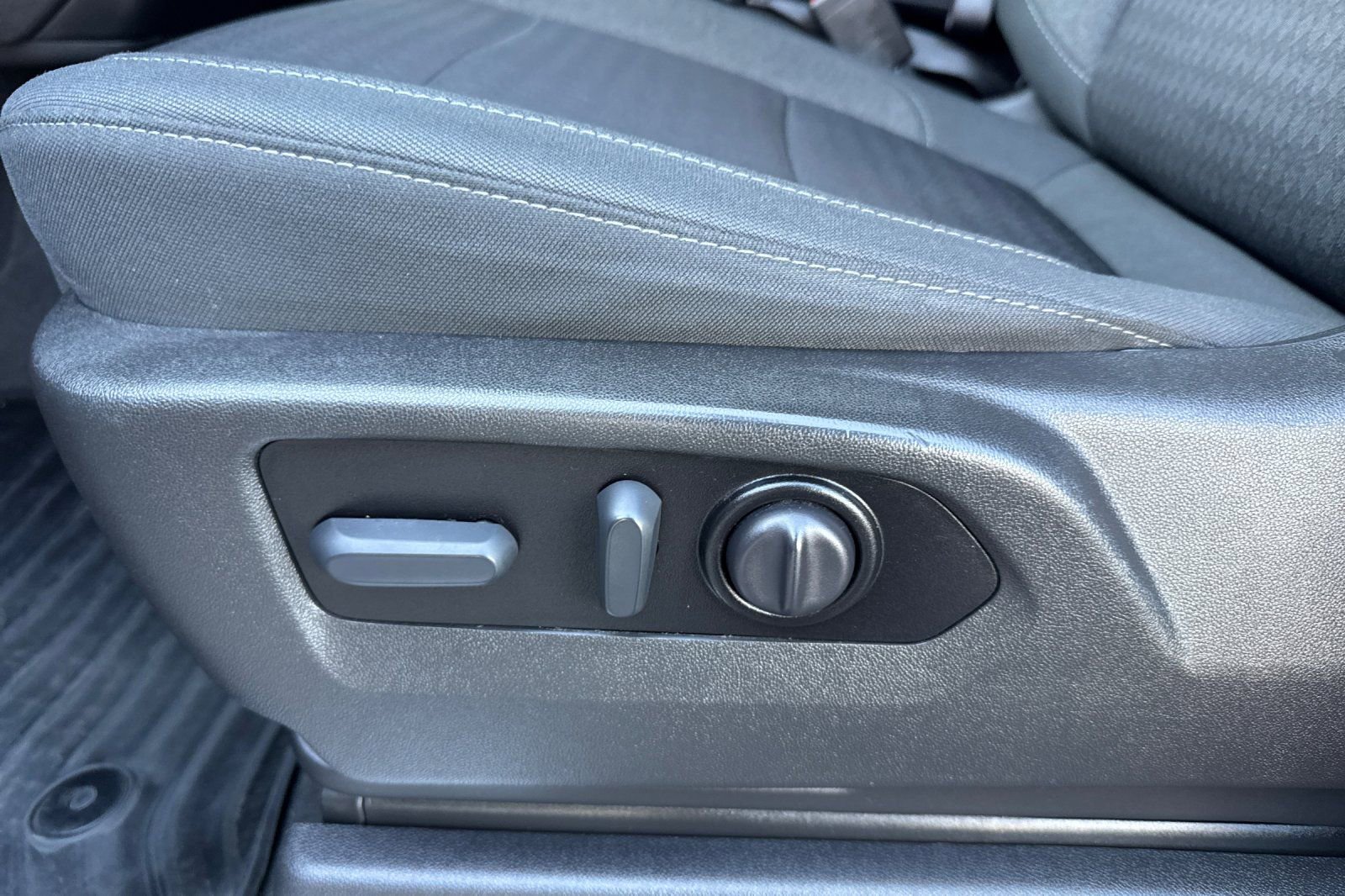 Used 2022 Chevrolet Silverado 1500 LT image 14