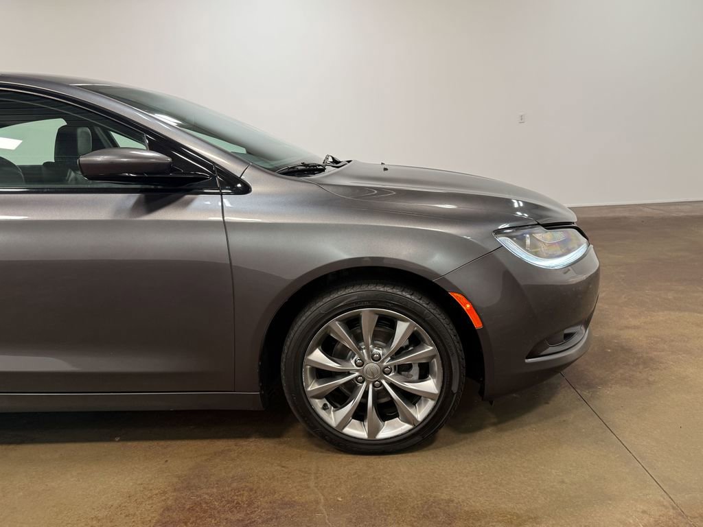 Used 2015 Chrysler 200 S FWD image 31