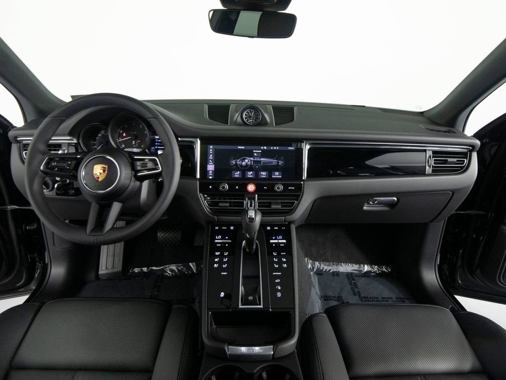 New 2026 Porsche Macan AWD/4WD image 32