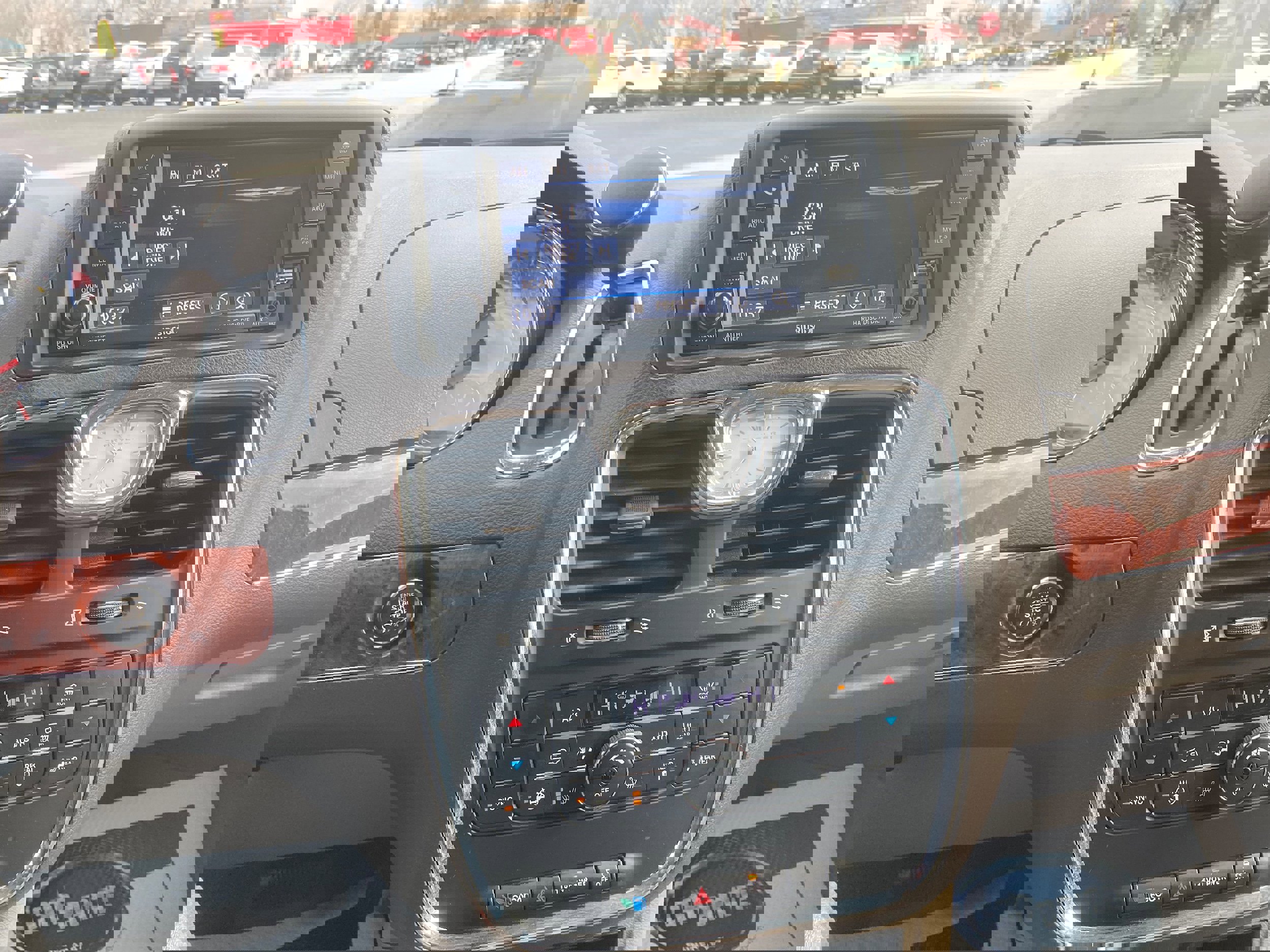 Used 2014 Chrysler Town & Country Touring image 13