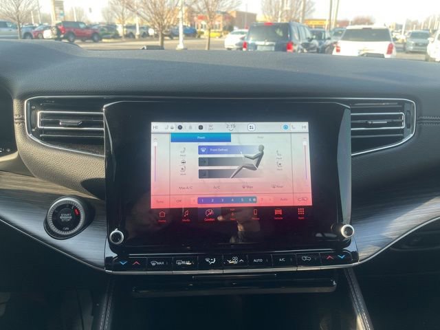 Used 2023 Jeep Wagoneer Series III w/ Preferred Equipment Group image 24