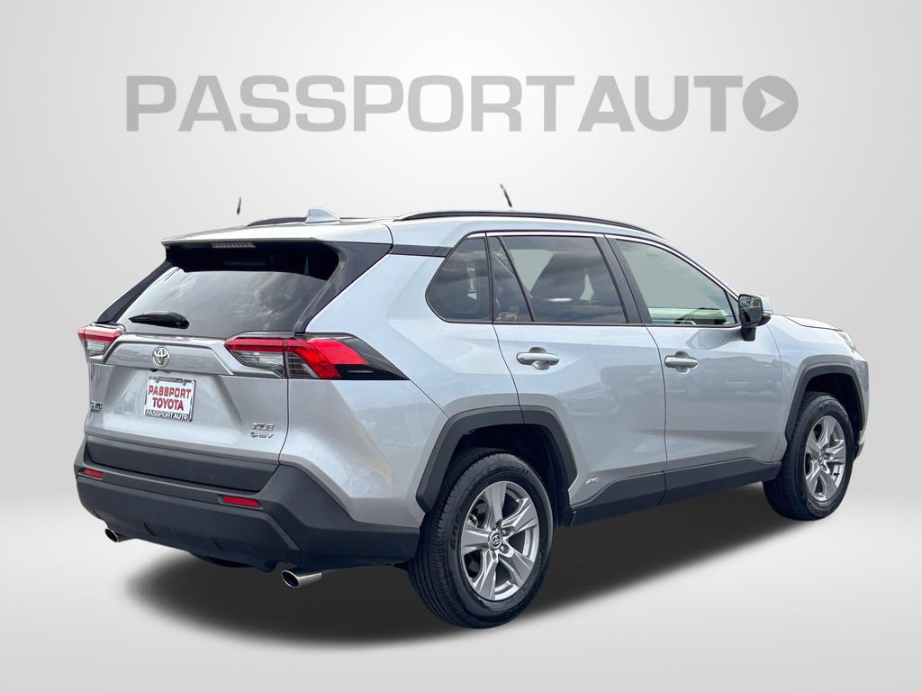 Used 2025 Toyota RAV4 XLE AWD/4WD image 8