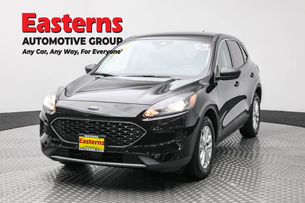 Used 2022 Ford Escape SE image 1