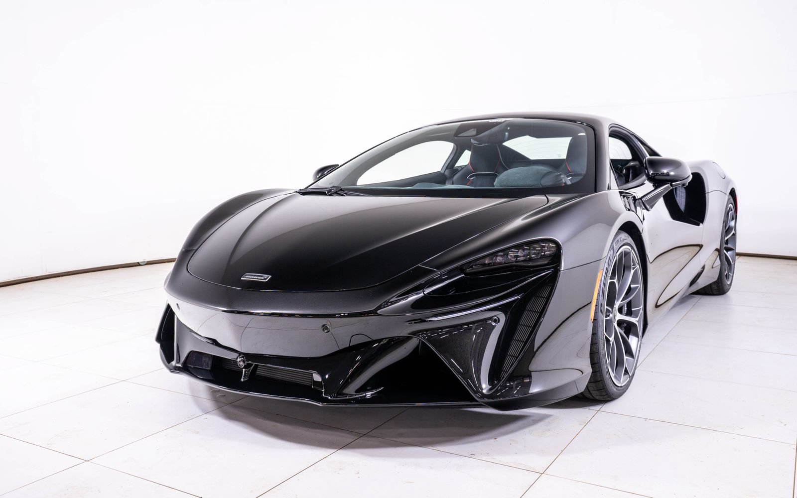 New 2026 McLaren Artura RWD image 9