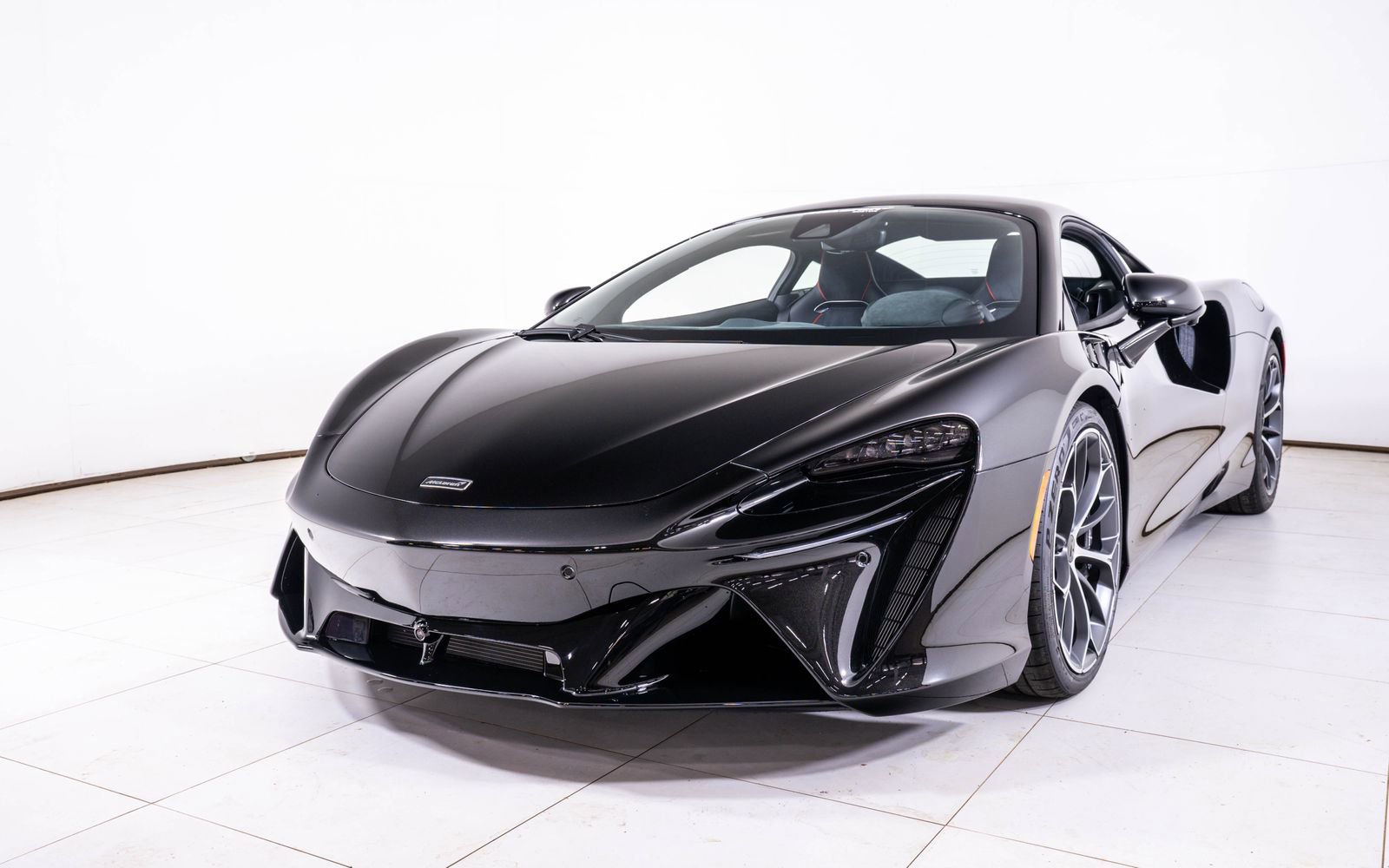 New 2026 McLaren Artura RWD image 9