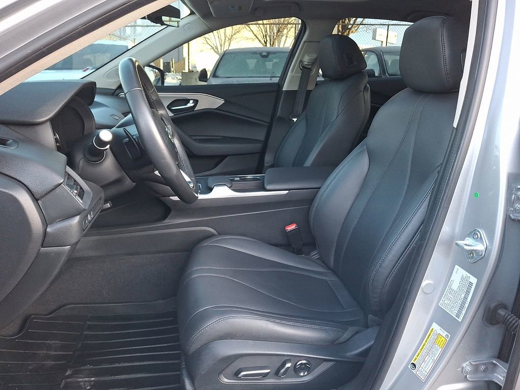 Used 2023 Acura TLX image 9