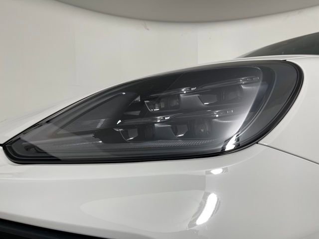 Used 2025 Porsche Cayenne GTS image 14