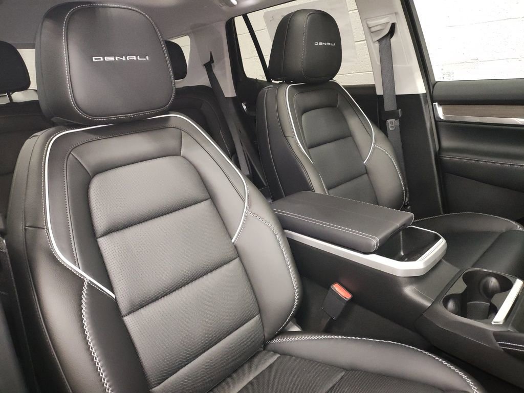 New 2026 GMC Terrain Denali w/ LPO, Floor Liner Package image 9
