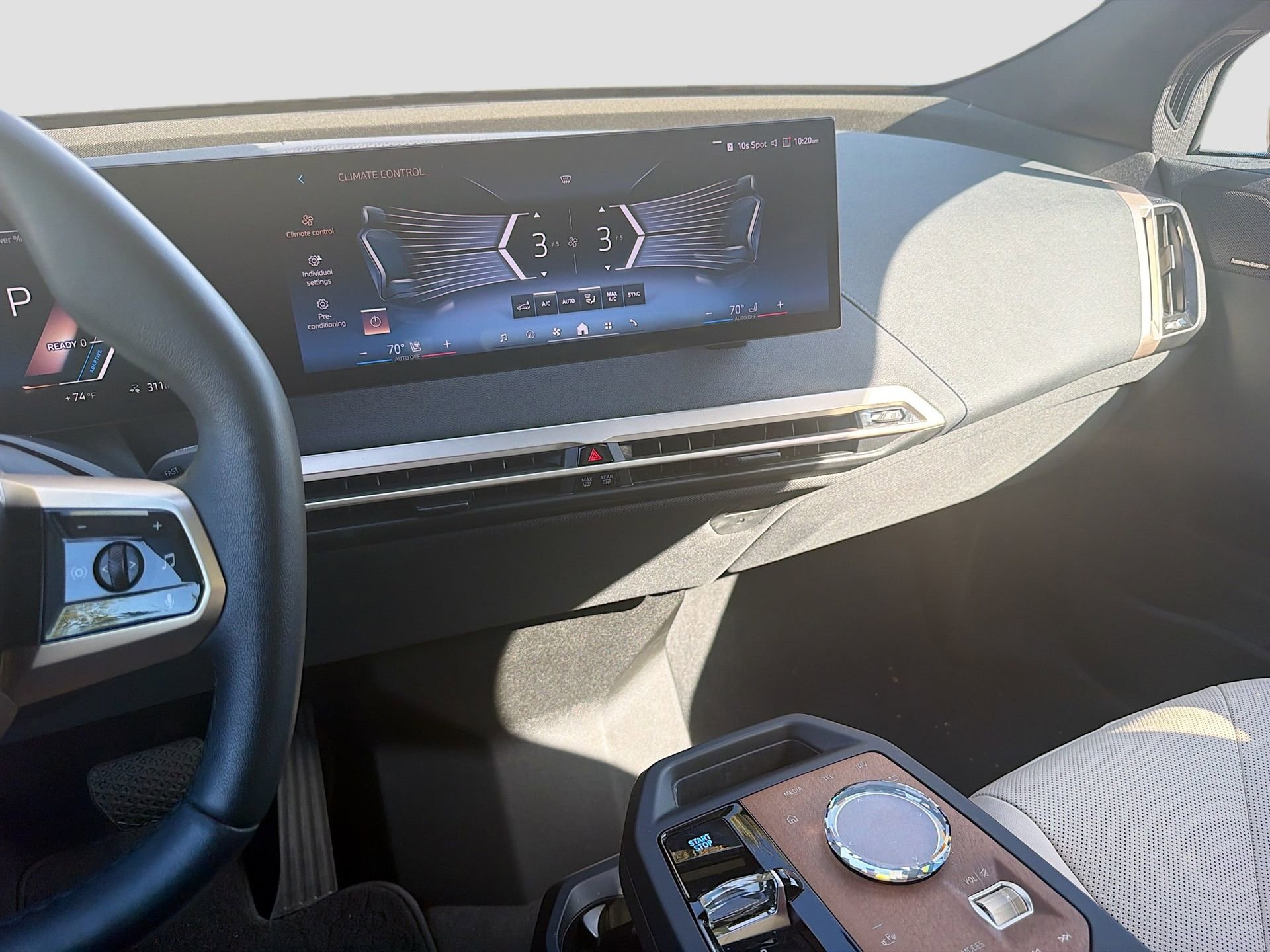 Certified 2025 BMW iX xDrive50 w/ Premium Package image 30