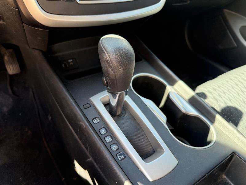 Used 2016 Nissan Altima 2.5 SV w/ Convenience Package image 10