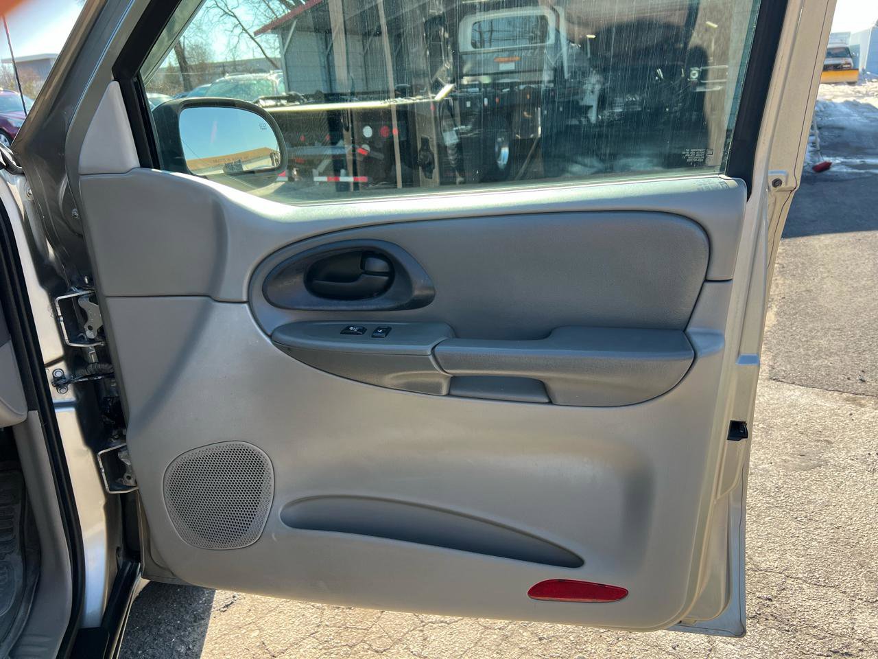 Used 2002 Chevrolet TrailBlazer LT image 12