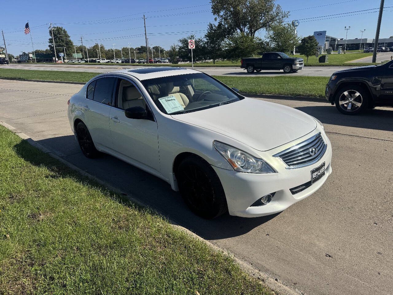 Used 2013 INFINITI G37 x Sedan w/ Premium Pkg AWD/4WD image 8