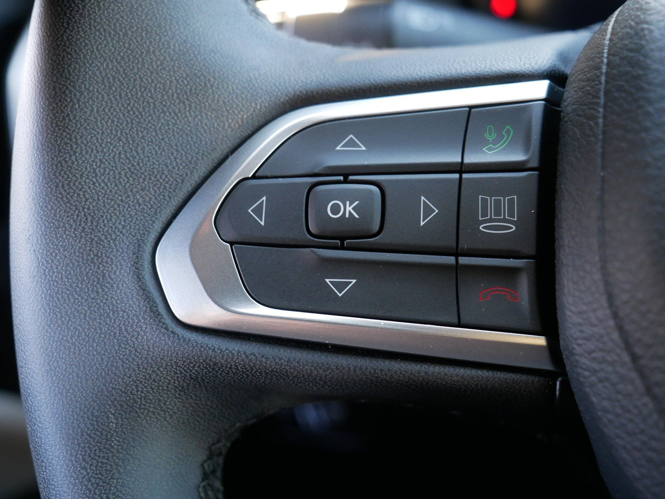 Certified 2024 Jeep Compass Limited w/ Elite Group image 28