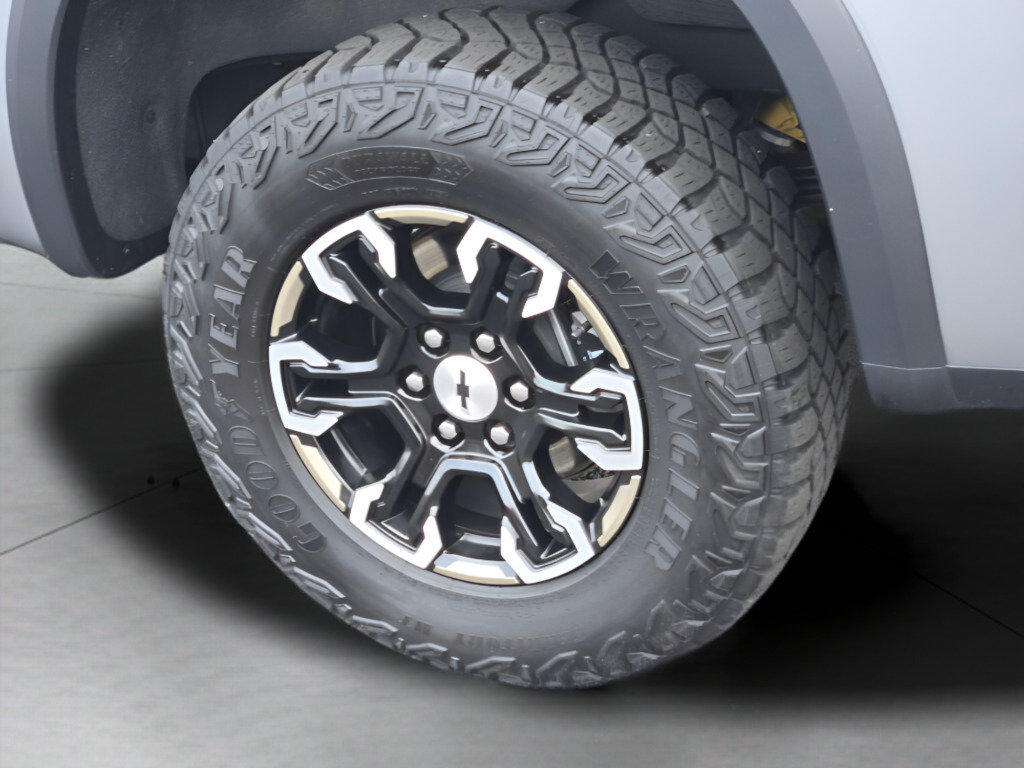 Certified 2023 Chevrolet Silverado 1500 ZR2 w/ Technology Package AWD/4WD image 20