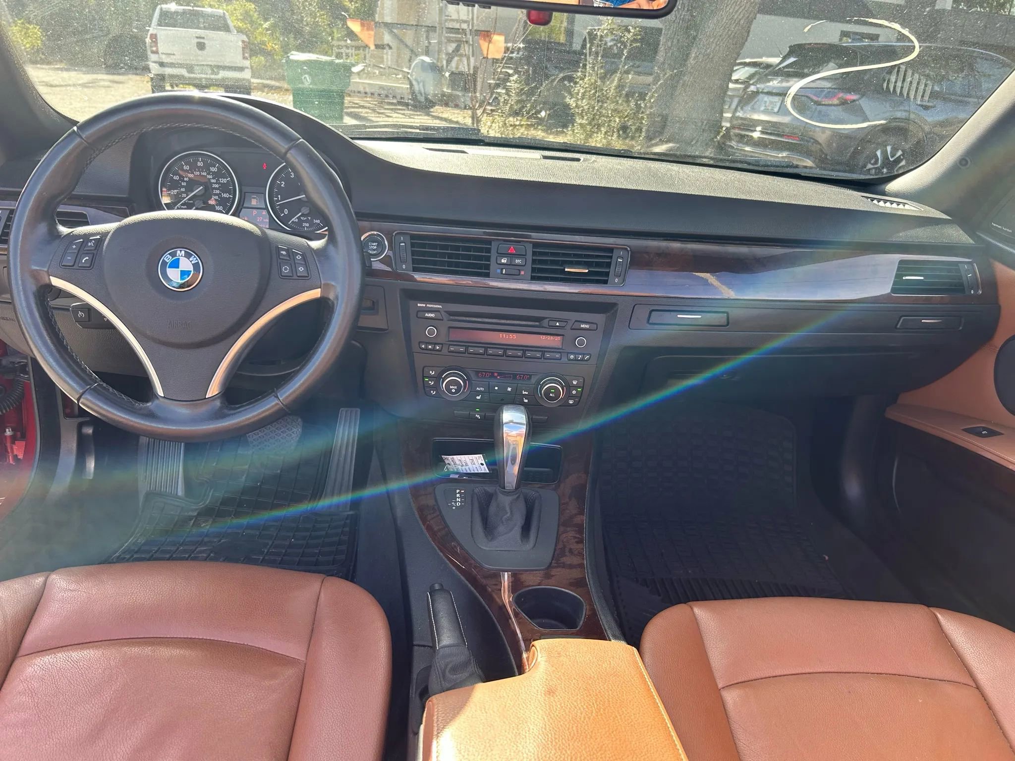 Used 2011 BMW 335i Convertible image 9