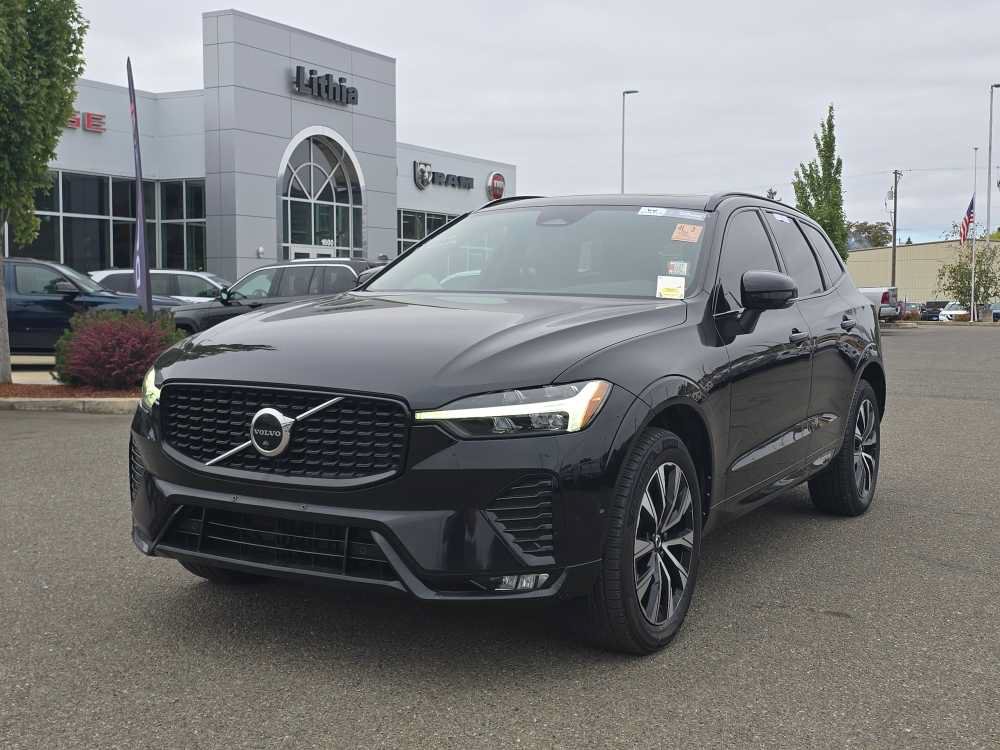 Used 2023 Volvo XC60 B5 Plus AWD/4WD image 15