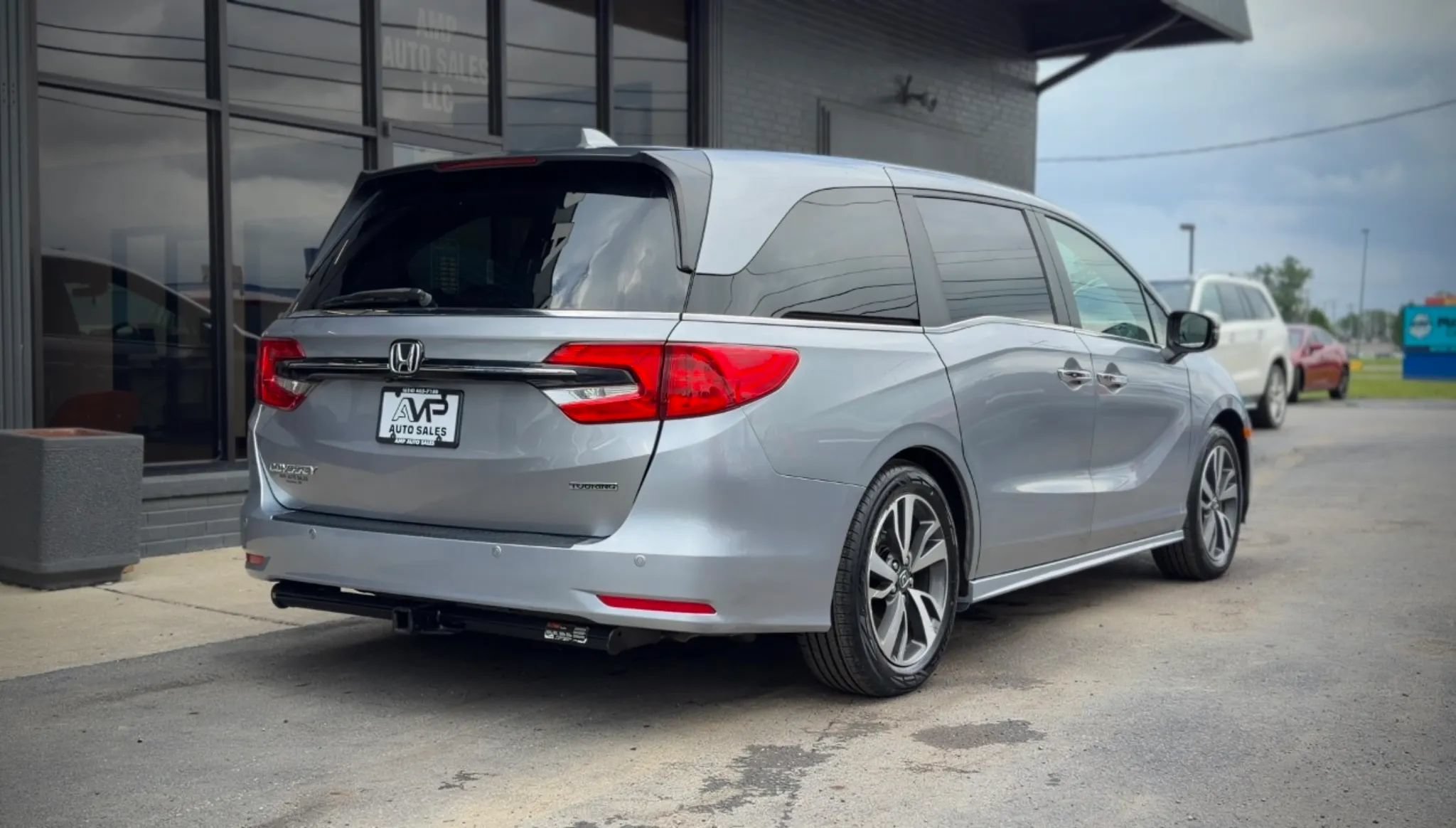 Used 2021 Honda Odyssey Touring image 2