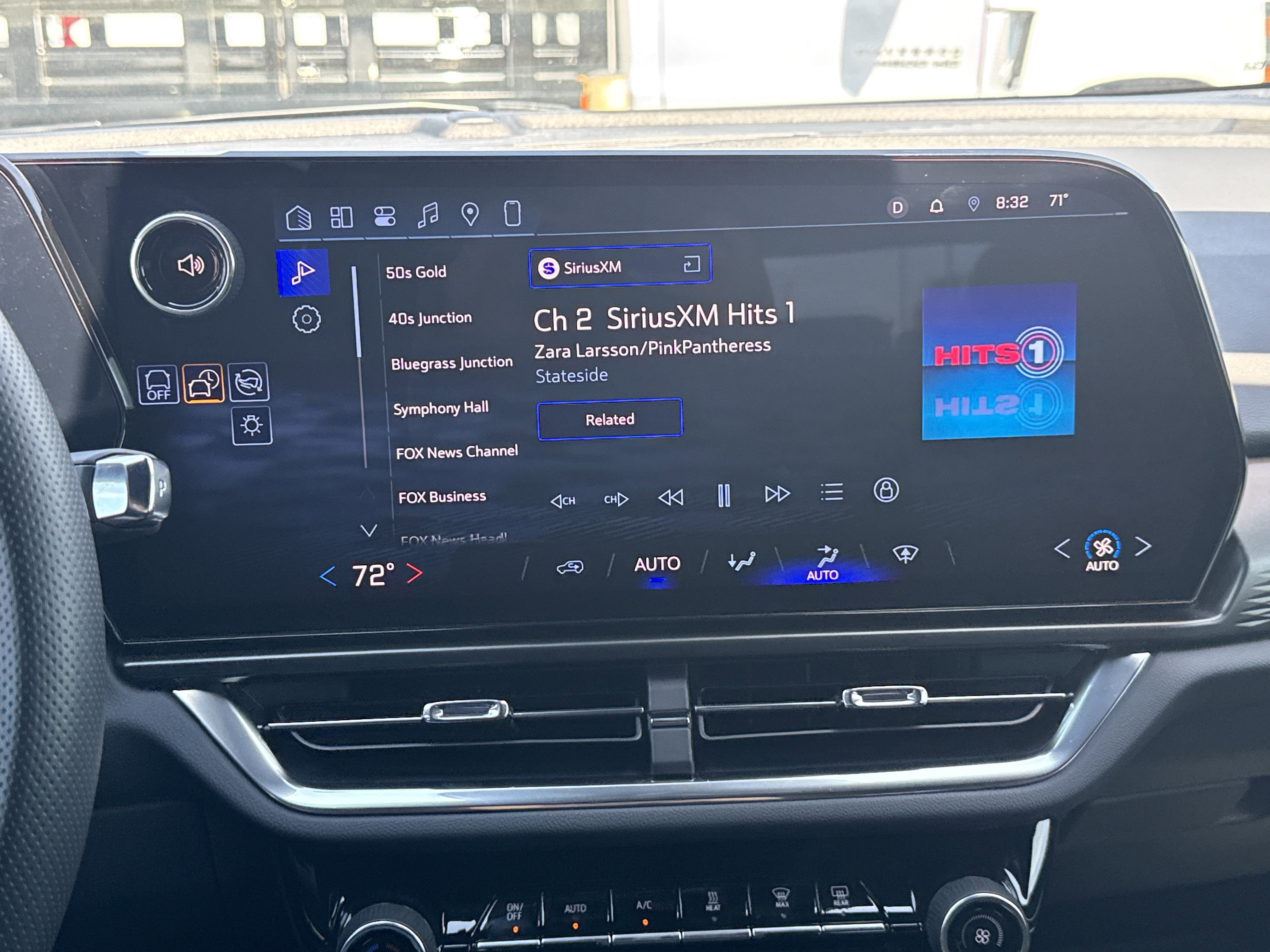 Used 2025 Chevrolet Equinox EV LT image 23