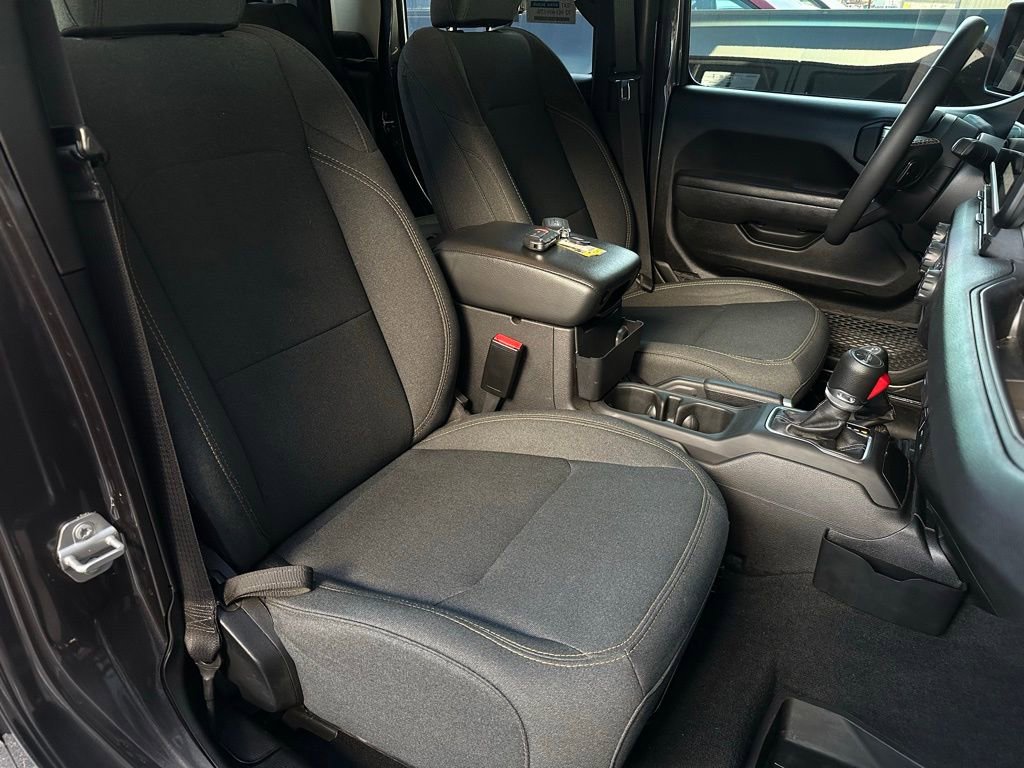 Used 2025 Jeep Gladiator Willys image 17