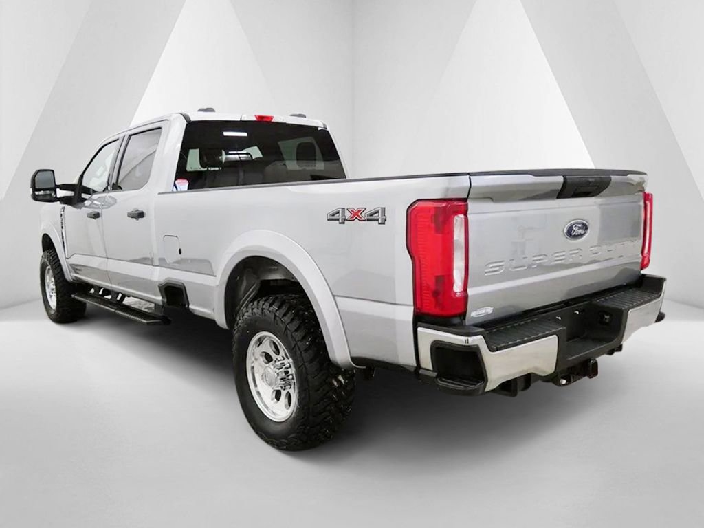Used 2023 Ford F350 XLT image 5
