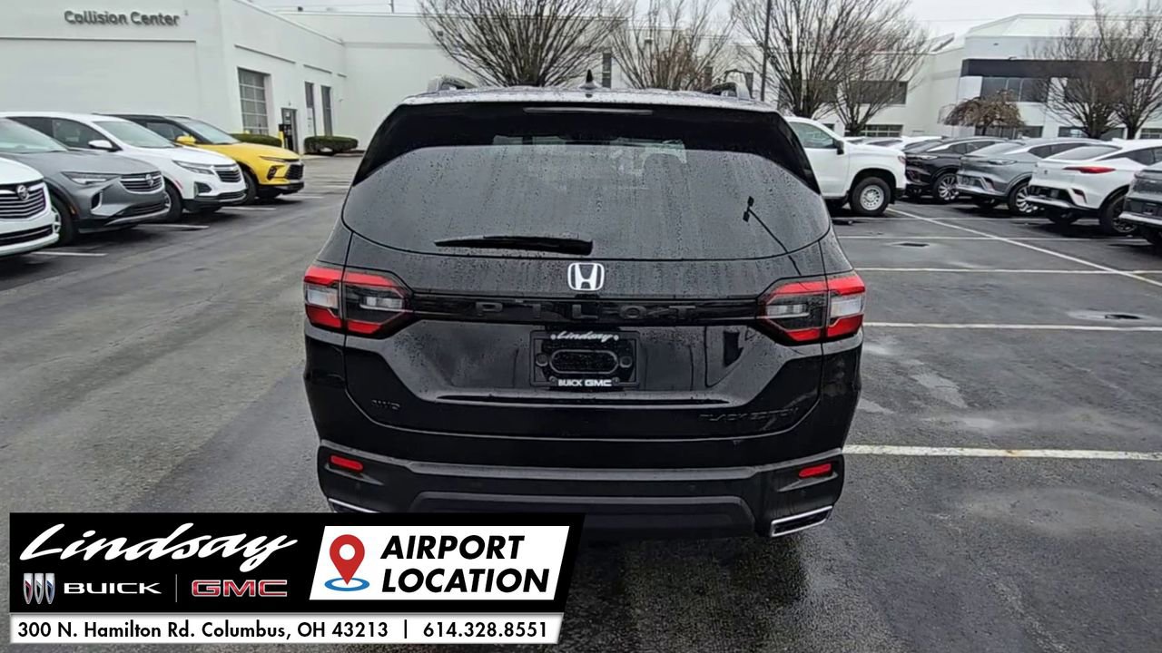Used 2025 Honda Pilot Black Edition image 8