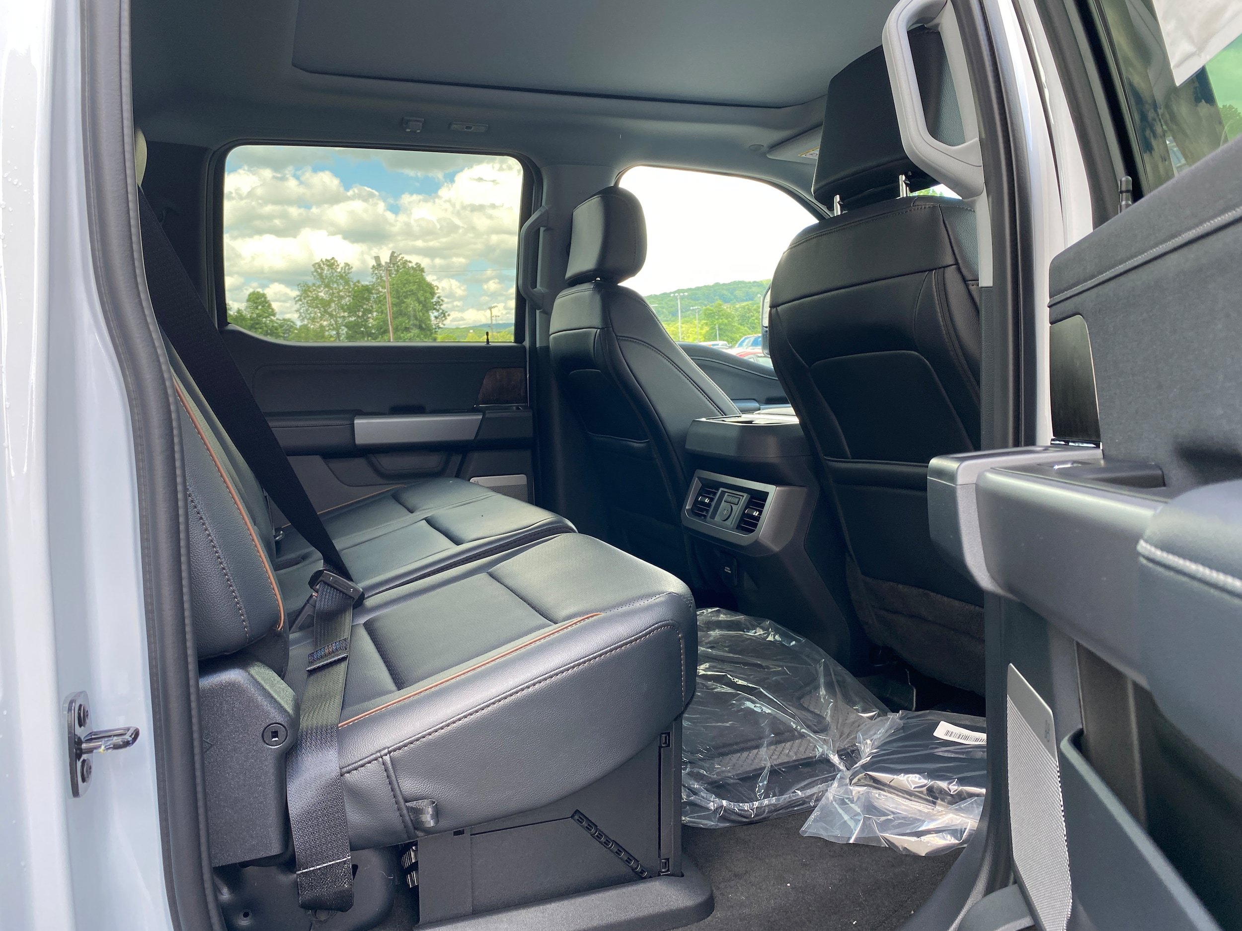 New 2026 Ford F250 Lariat w/ Tremor Off-Road Package AWD/4WD image 23