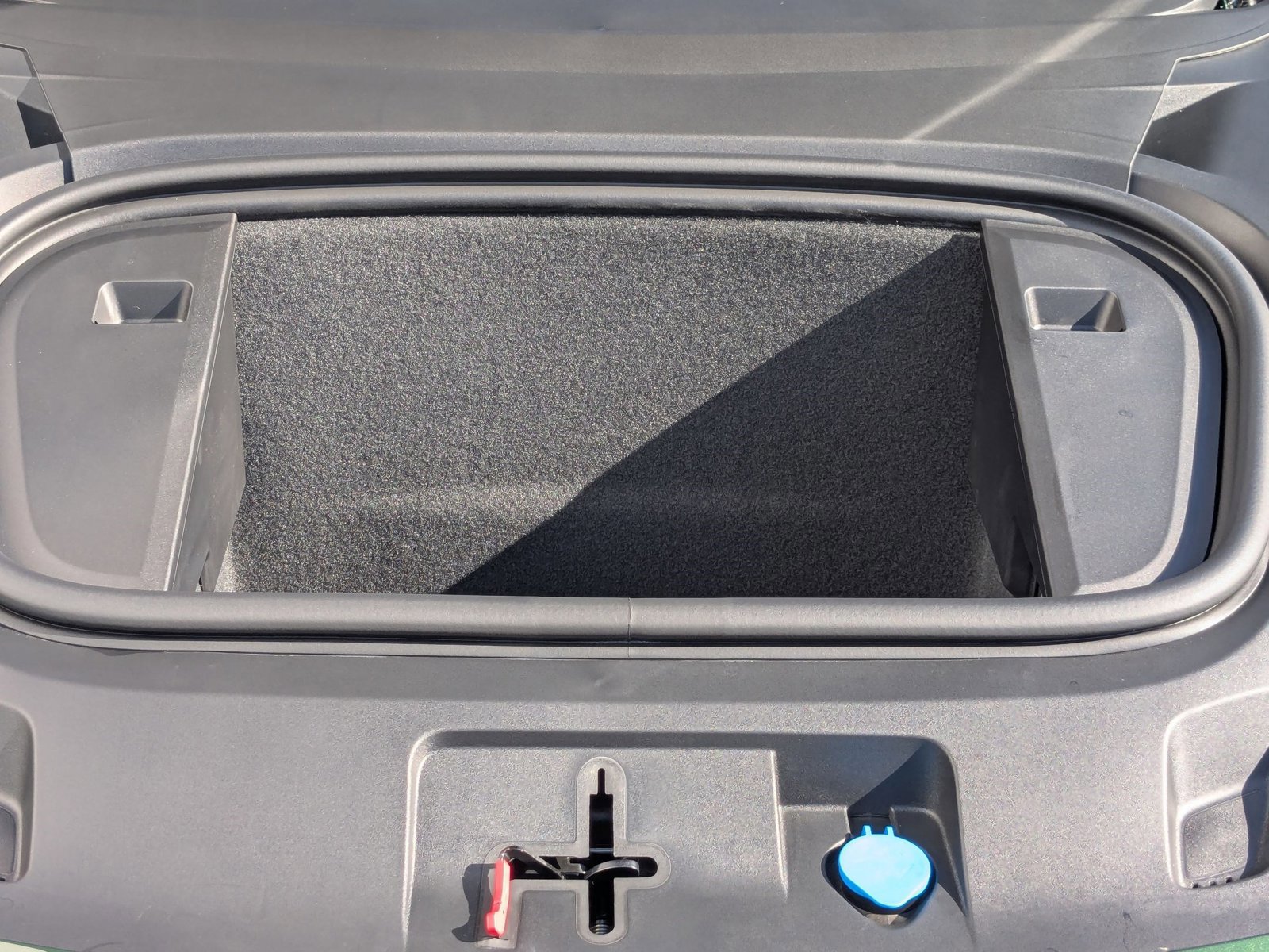 New 2026 Porsche Taycan image 24