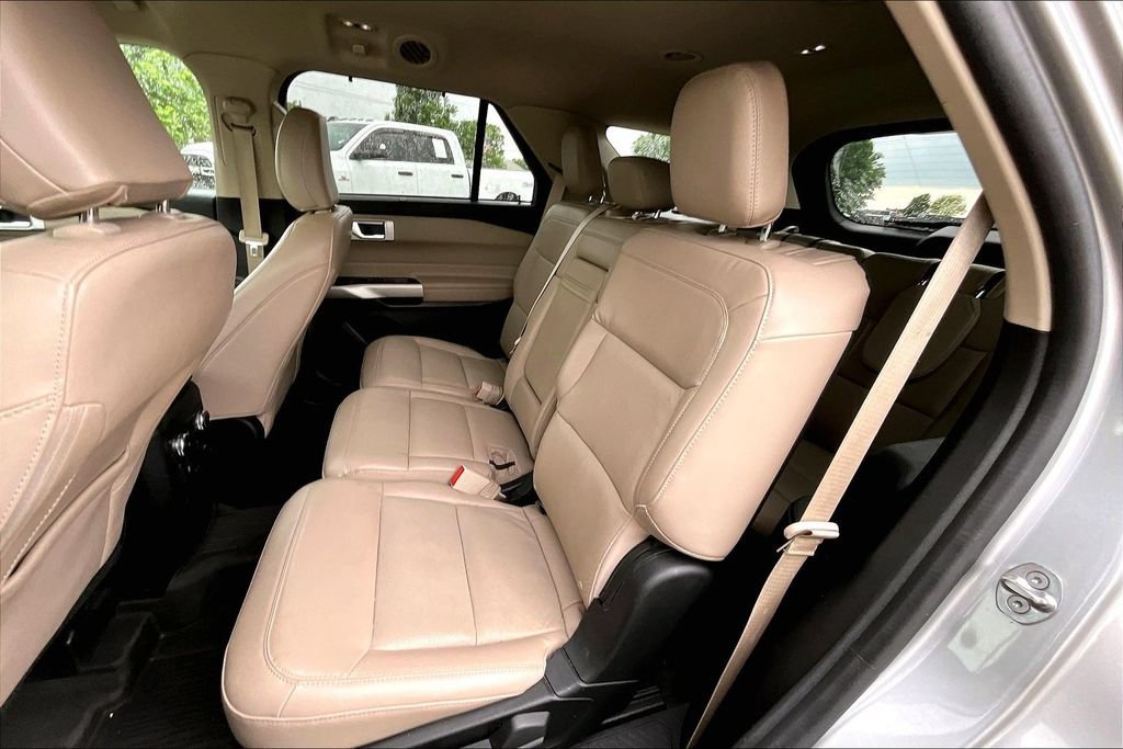 Used 2022 Ford Explorer Limited AWD/4WD image 23