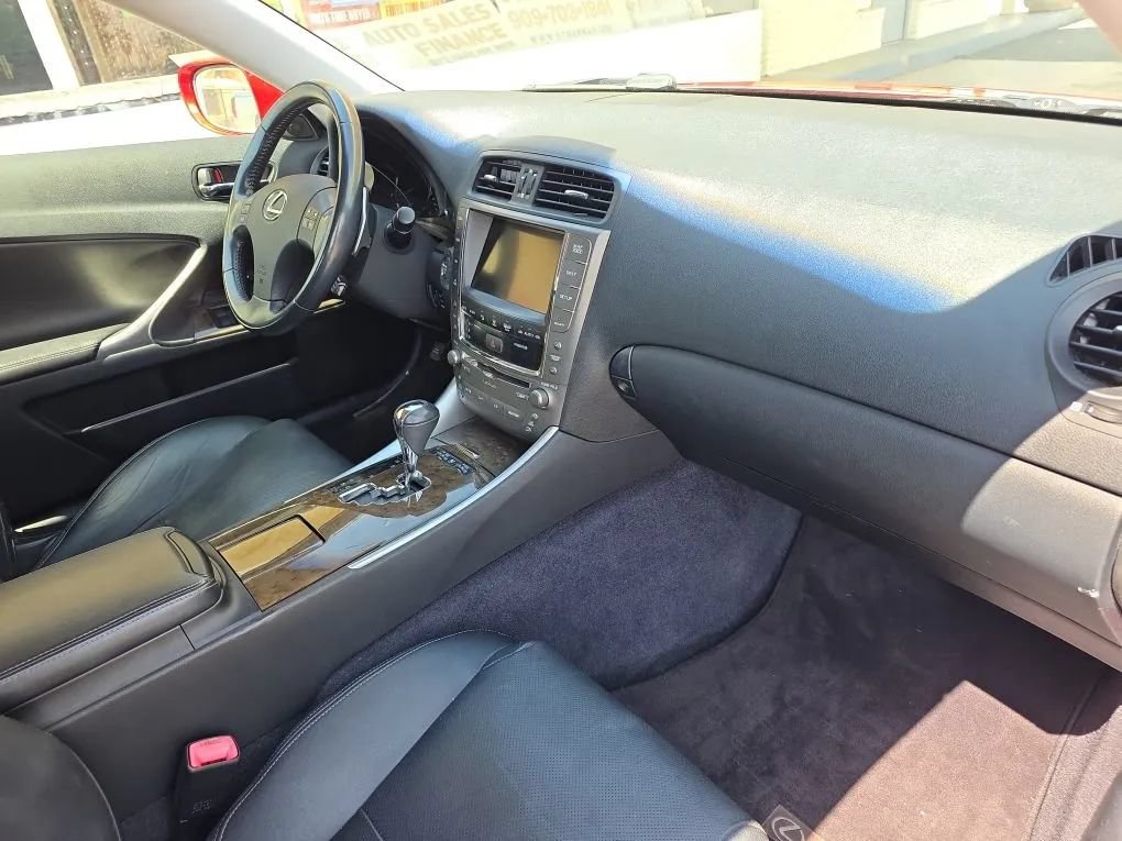 Used 2010 Lexus IS 350C RWD image 17
