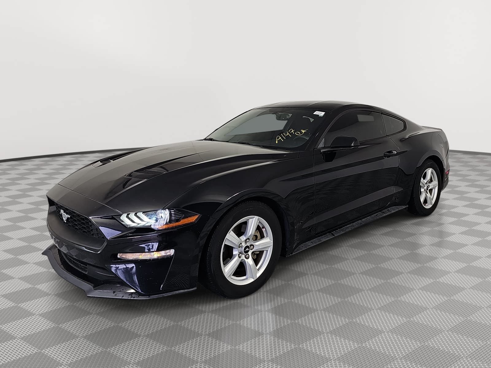 Used 2019 Ford Mustang Coupe RWD image 4