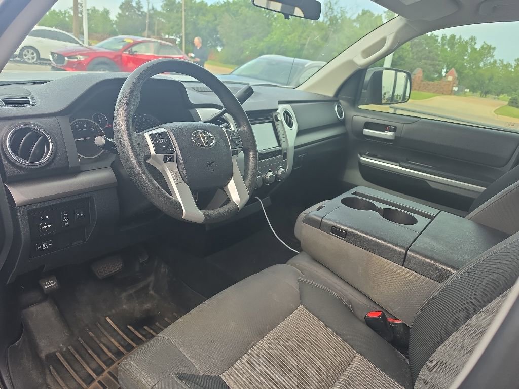 Used 2016 Toyota Tundra SR5 AWD/4WD image 2