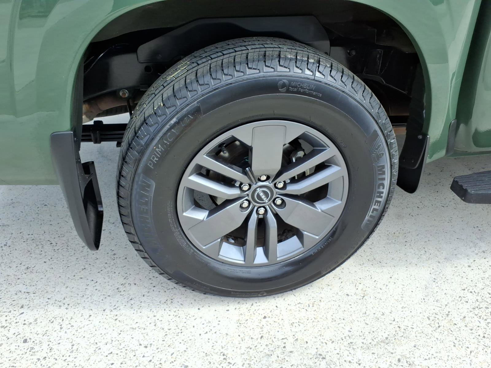 Used 2025 Nissan Frontier SV w/ SV Convenience Package image 6